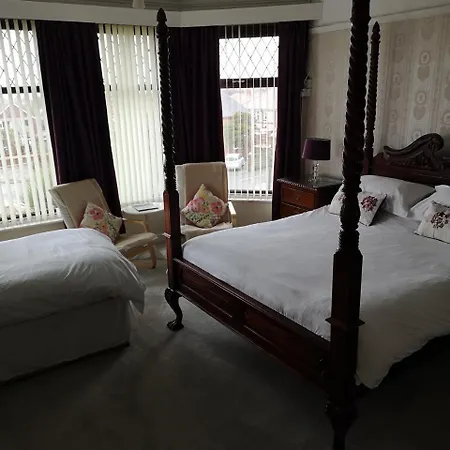 East Mount House Casa de hóspedes 3*