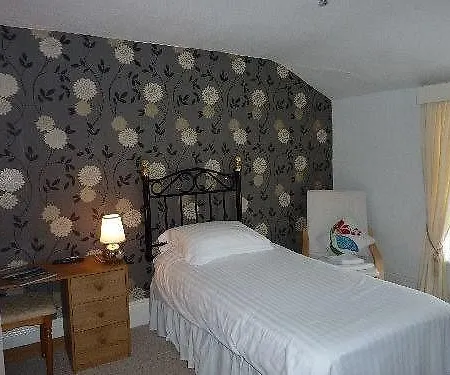 Guest house East Mount House Barrow-in-Furness