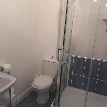 East Mount House 3*
