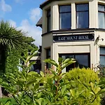 East Mount House