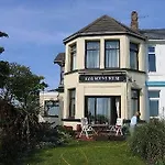 East Mount House بيت ضيافة