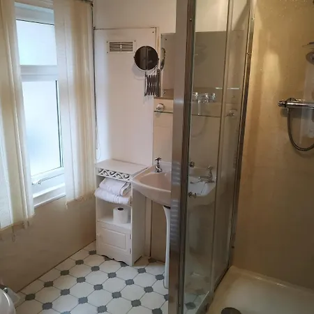 East Mount House بارو في فرنيس
